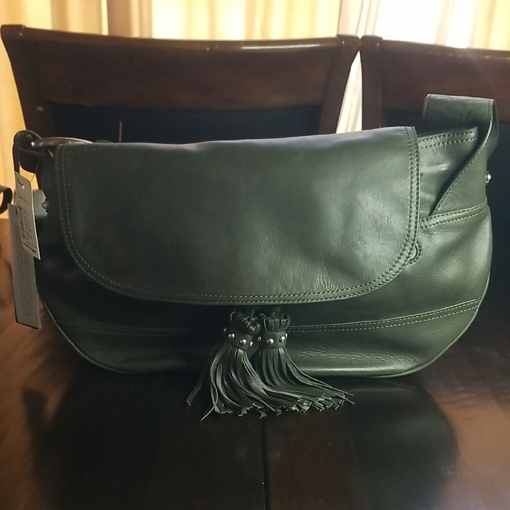 Chic Kenneth Cole New York Peat Green Leather Shoulder Bag